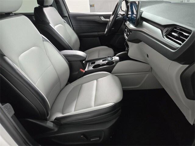 Photo of 2025 White Metallic Ford Escape