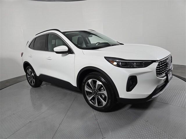 Photo of 2025 White Metallic Ford Escape