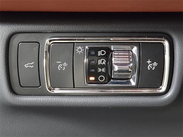 Photo of 2025 Infinite Black Metallic Lincoln Aviator