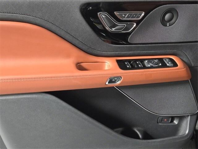 Photo of 2025 Infinite Black Metallic Lincoln Aviator