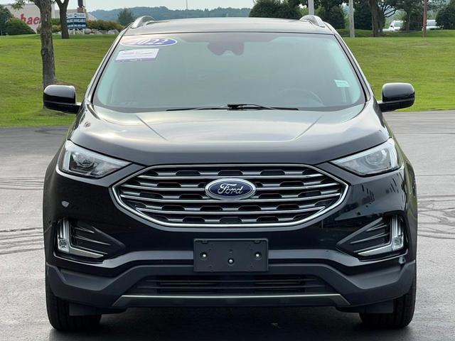 Photo of 2022 Agate Black Metallic Ford Edge