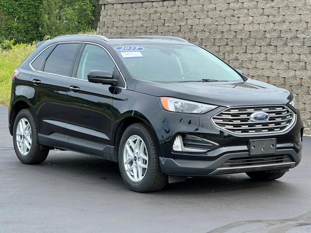 Photo of 2022 Agate Black Metallic Ford Edge