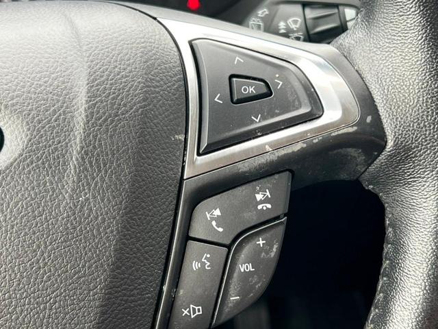 Photo of 2022 Agate Black Metallic Ford Edge
