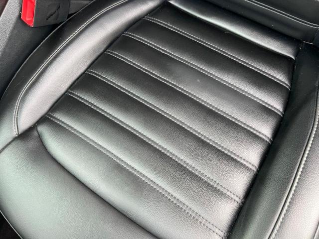 Photo of 2022 Agate Black Metallic Ford Edge