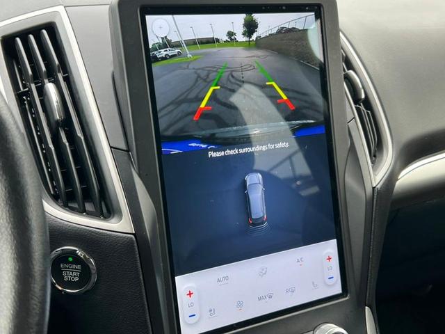 Photo of 2022 Agate Black Metallic Ford Edge
