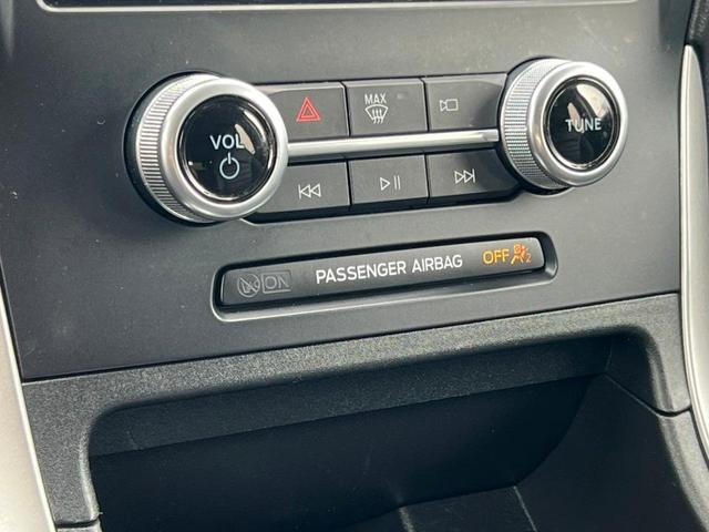 Photo of 2022 Agate Black Metallic Ford Edge