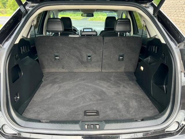 Photo of 2022 Agate Black Metallic Ford Edge