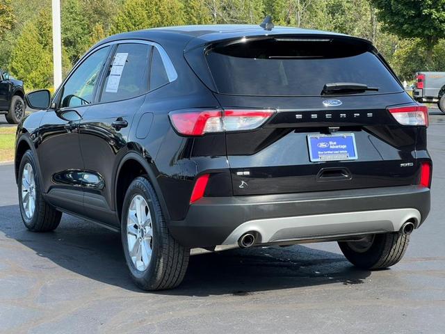 Photo of 2022 Agate Black Metallic Ford Escape