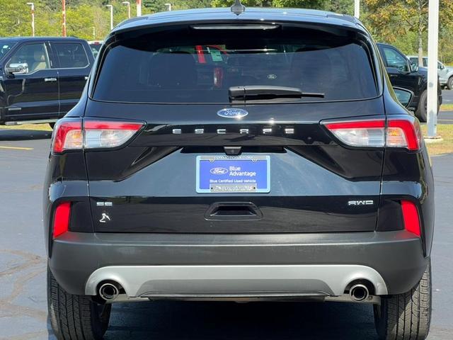 Photo of 2022 Agate Black Metallic Ford Escape