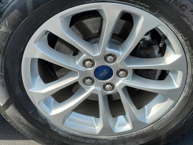 Photo of 2022 Agate Black Metallic Ford Escape