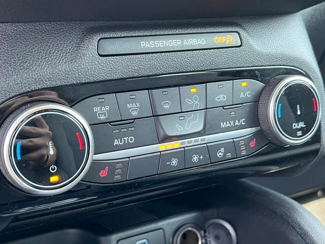 Photo of 2022 Agate Black Metallic Ford Escape