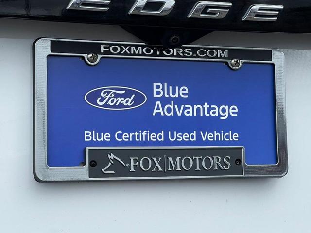 Photo of 2023 Oxford White Ford Edge