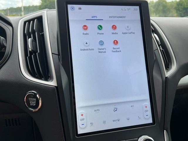 Photo of 2023 Oxford White Ford Edge