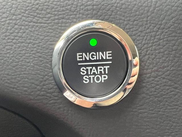 Photo of 2023 Oxford White Ford Edge
