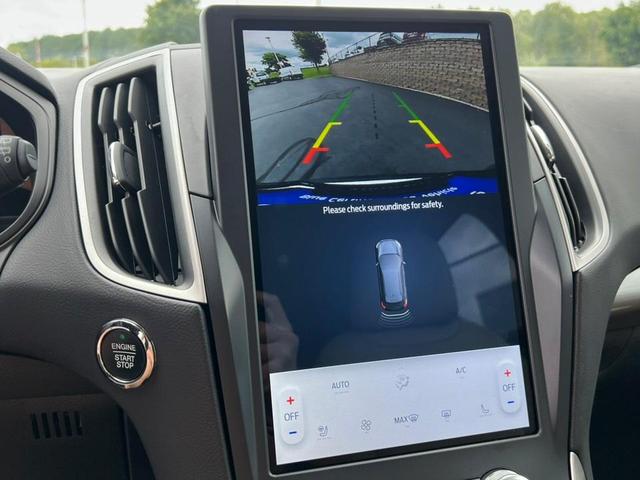 Photo of 2023 Oxford White Ford Edge