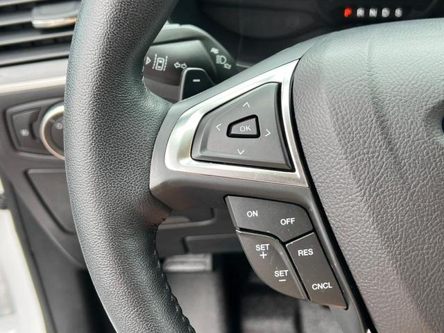 Photo of 2023 Oxford White Ford Edge
