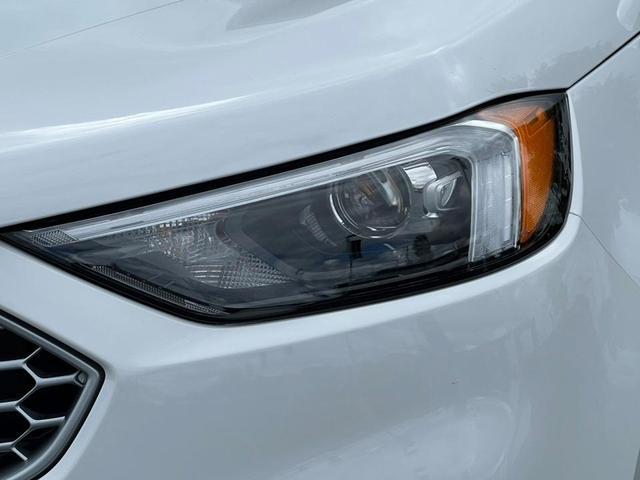 Photo of 2023 Oxford White Ford Edge