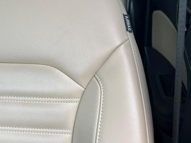 Photo of 2023 Oxford White Ford Edge