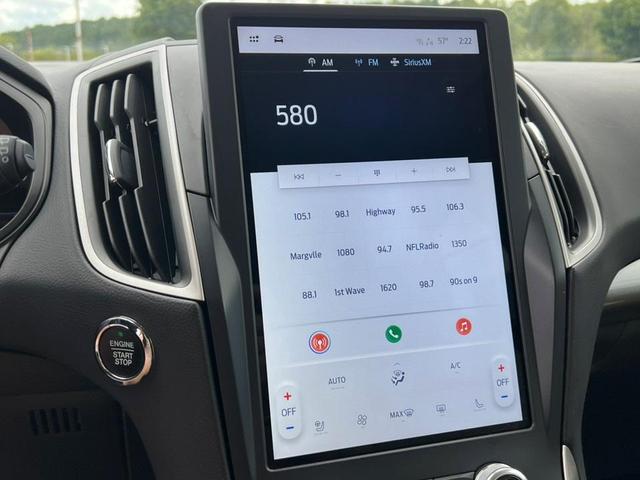 Photo of 2023 Oxford White Ford Edge