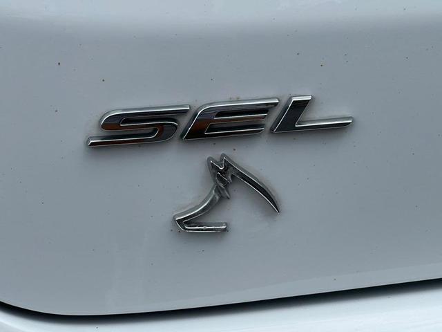 Photo of 2023 Oxford White Ford Edge