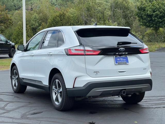 Photo of 2023 Oxford White Ford Edge