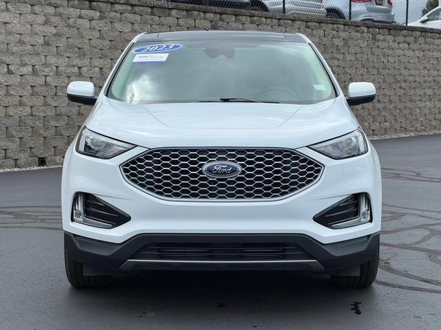 Photo of 2023 Oxford White Ford Edge