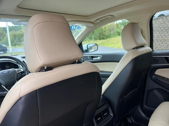 Photo of 2023 Oxford White Ford Edge