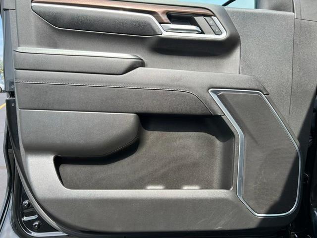 Photo of 2023 Black Chevrolet Silverado 1500