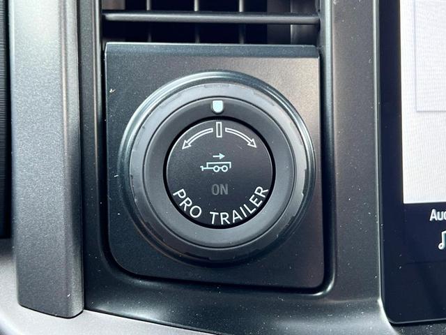 Photo of 2025 Agate Black Metallic Ford F-150 Lightning