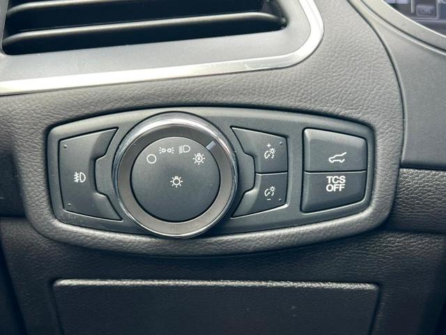 Photo of 2022 Carbonized Gray Metallic Ford Edge