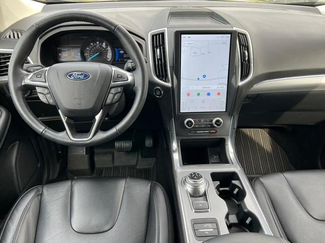 Photo of 2022 Carbonized Gray Metallic Ford Edge