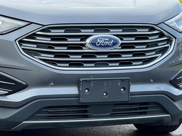 Photo of 2022 Carbonized Gray Metallic Ford Edge