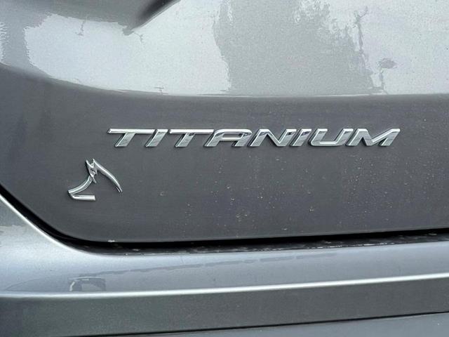 Photo of 2022 Carbonized Gray Metallic Ford Edge