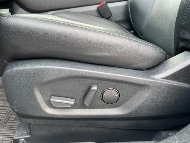 Photo of 2022 Carbonized Gray Metallic Ford Edge