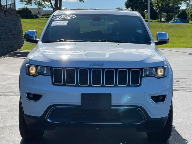 Photo of 2022 Bright White Clearcoat Jeep Grand Cherokee WK