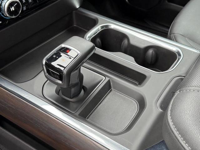 Photo of 2024 Summit White GMC Sierra 1500