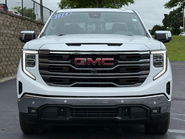 Photo of 2024 Summit White GMC Sierra 1500