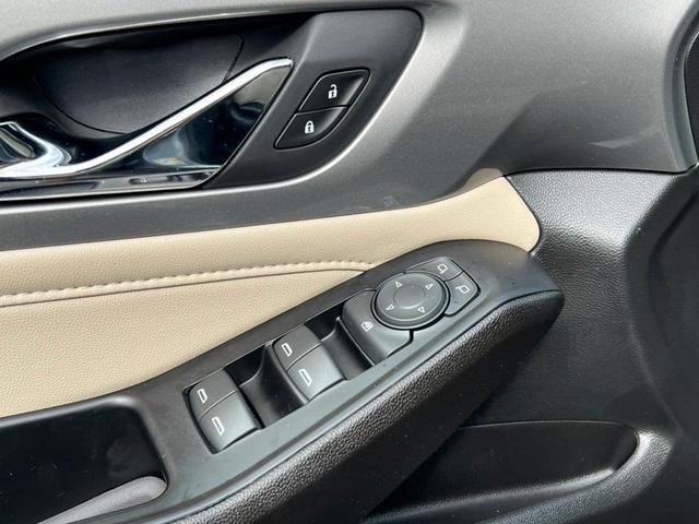 Photo of 2023 Sterling Gray Metallic Chevrolet Traverse