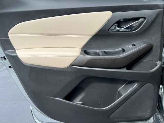 Photo of 2023 Sterling Gray Metallic Chevrolet Traverse