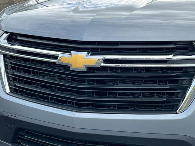 Photo of 2023 Sterling Gray Metallic Chevrolet Traverse