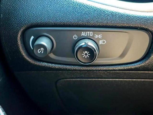Photo of 2022 Silver Ice Metallic Chevrolet Malibu