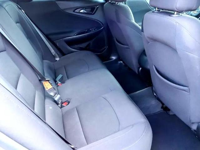 Photo of 2022 Silver Ice Metallic Chevrolet Malibu