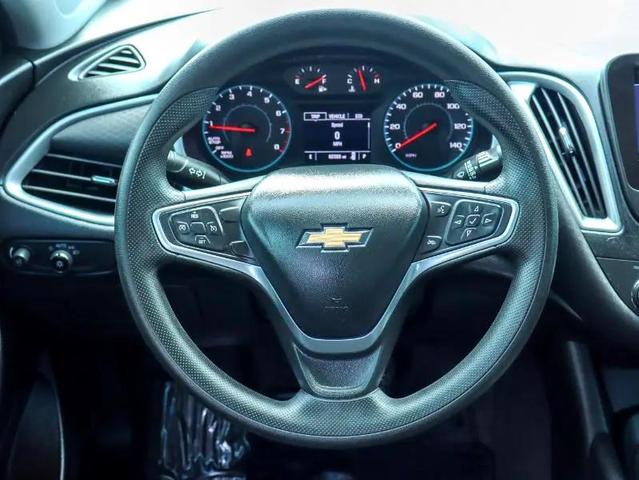 Photo of 2022 Silver Ice Metallic Chevrolet Malibu