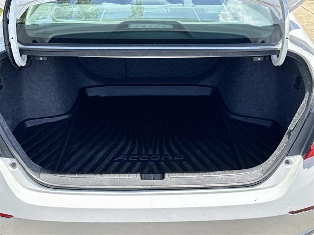 Photo of 2018 Platinum White Pearl Honda Accord