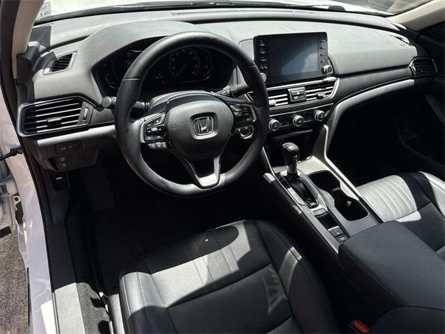 Photo of 2018 Platinum White Pearl Honda Accord