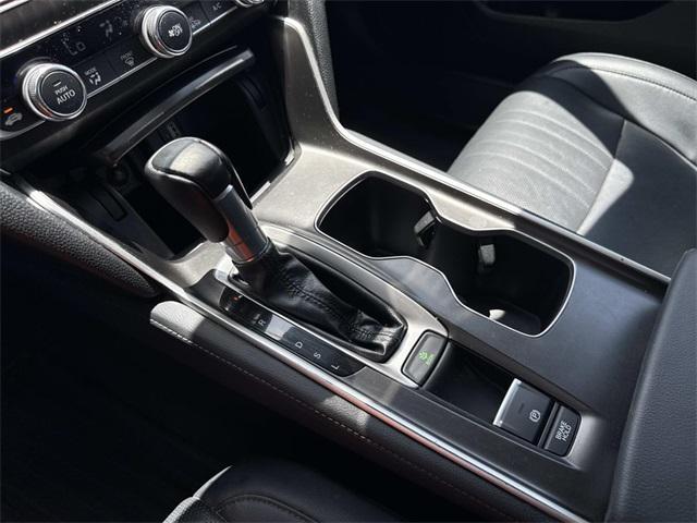 Photo of 2018 Platinum White Pearl Honda Accord