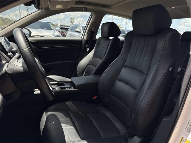 Photo of 2018 Platinum White Pearl Honda Accord