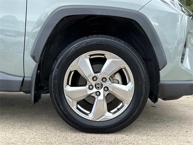 Photo of 2021 Green Toyota RAV4 Hybrid
