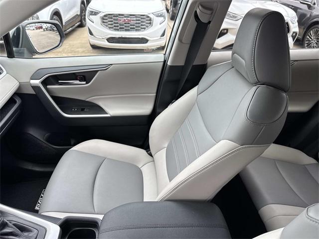 Photo of 2021 Green Toyota RAV4 Hybrid