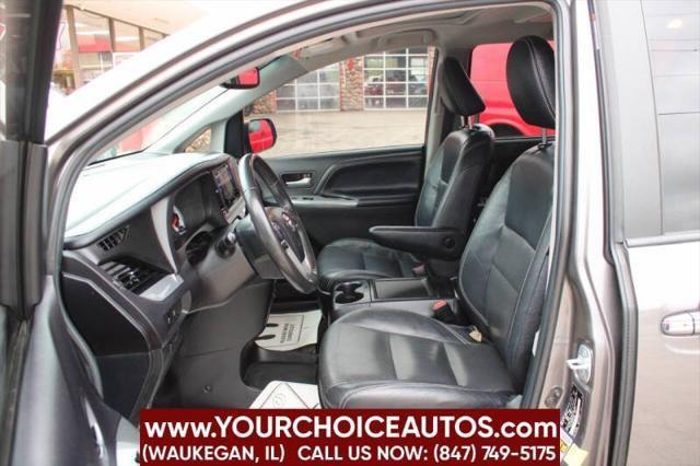 Photo of 2017 Predawn Gray Mica Toyota Sienna